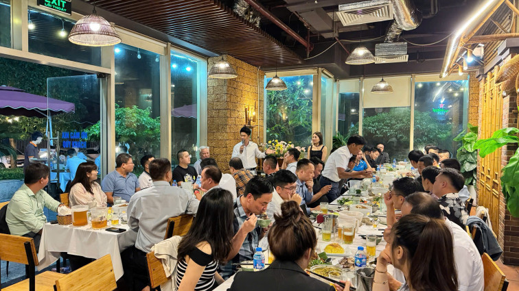 Buổi sinh nhật của người lãnh đạo tài ba – Trần Phú Minh